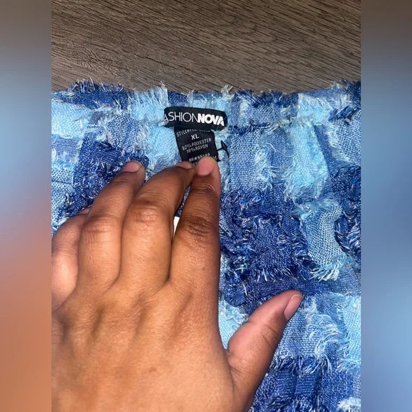 Fashion nova 3 piece diner set. - Picture 4 of 7